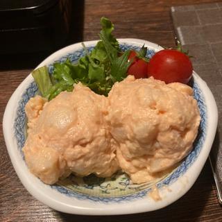 明太ポテサラ(イカ活き造りと博多尽くし 個室居酒屋 うまかたい 博多筑紫口駅前店)