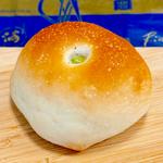 ずんだもちあんぱん(小麦と酵母 満 曙橋本店)
