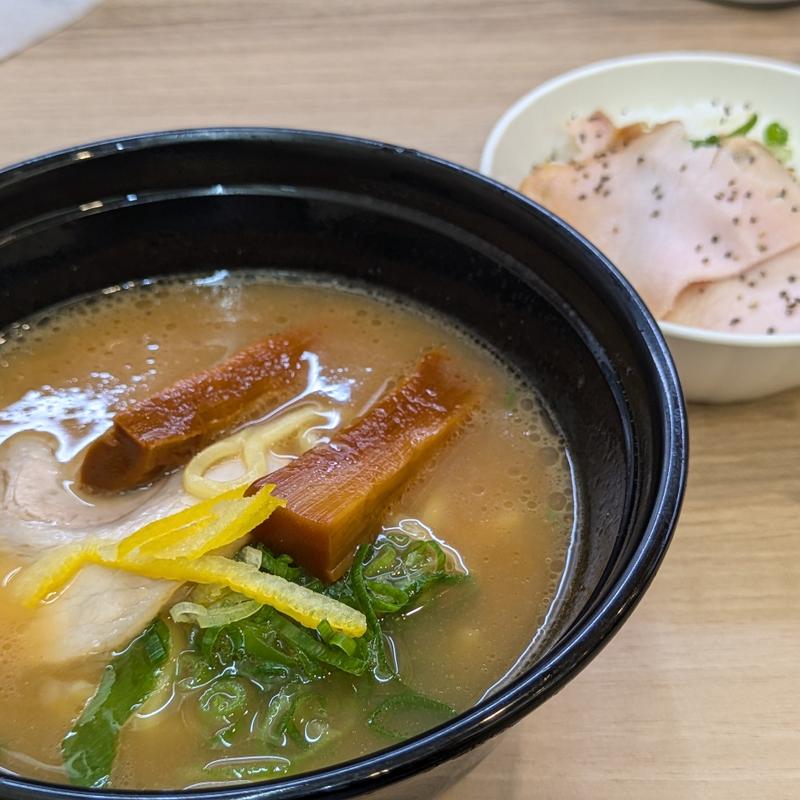 とみ田監修 豚骨魚介らぁめん(かっぱ寿司 由利本荘店 )