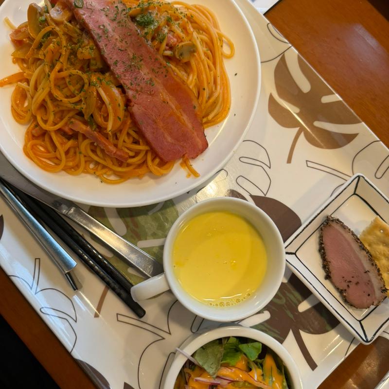 欲張りベーコンナポリタン(ブラッスリー ほっぺ)