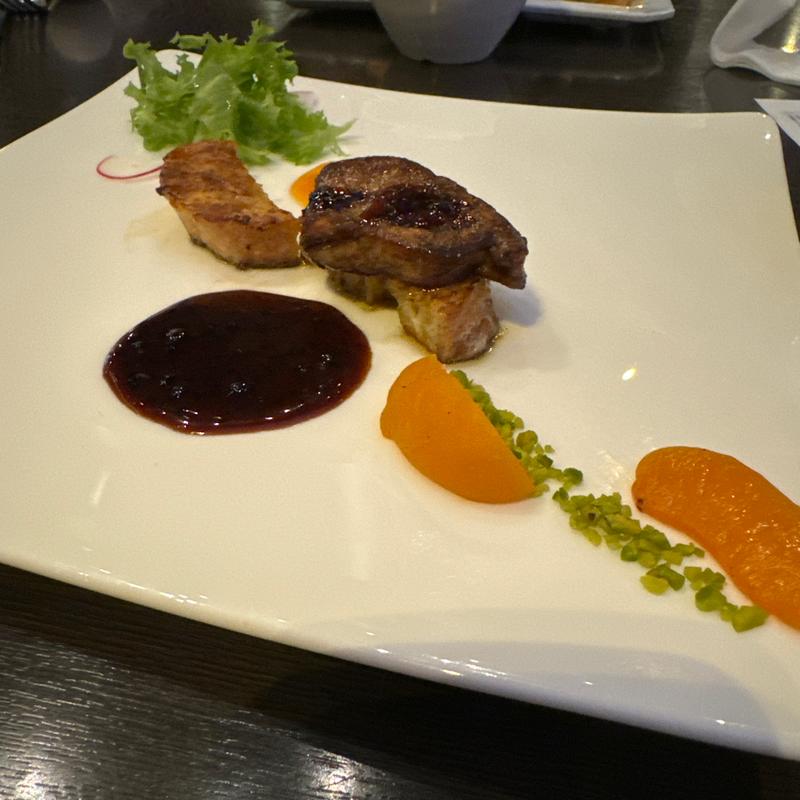 フォアグラのソテー　トリュフソース(LUXE DINING HAPUNA)
