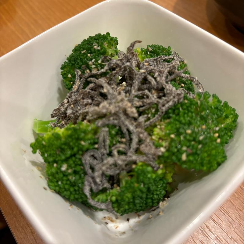 やみつきブロッコリー(鉄板酒場 とみろく)