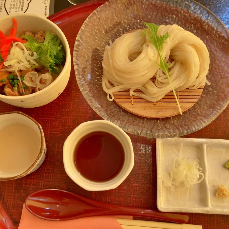 稲庭うどんミニ地鶏丼セット(秋田県アンテナショップ＆ダイニング あきた美彩館)