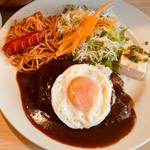 ハンバーグ定食（200g）+目玉焼き