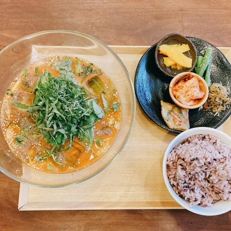 ムルフェ（季節の月替り昼定食）(韓国料理　玉ちゃん家)