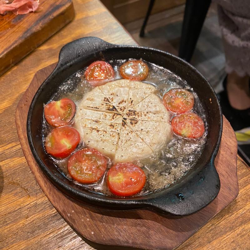 カマンベールアヒージョ(CONA錦糸町店)