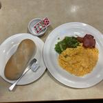 スクランブルエッグ&ベーコンソーセージセット(ガスト 明大前店 )