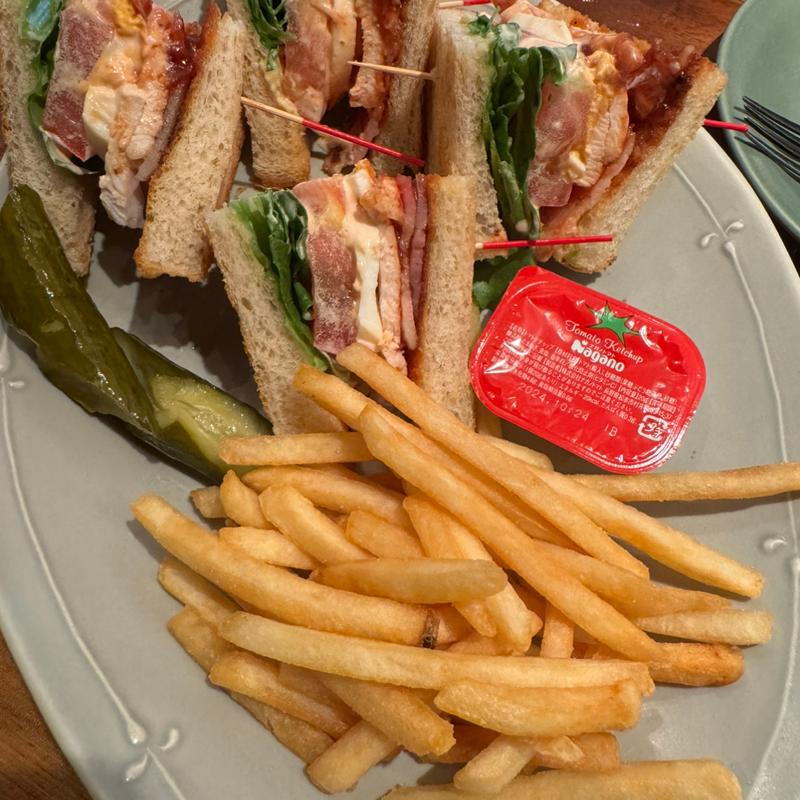 クラブサンドイッチ(tavern on S)