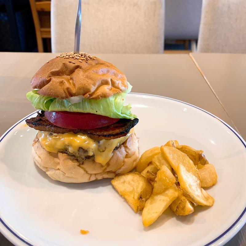 自家製ベーコンチーズバーガー(e-Burgers)