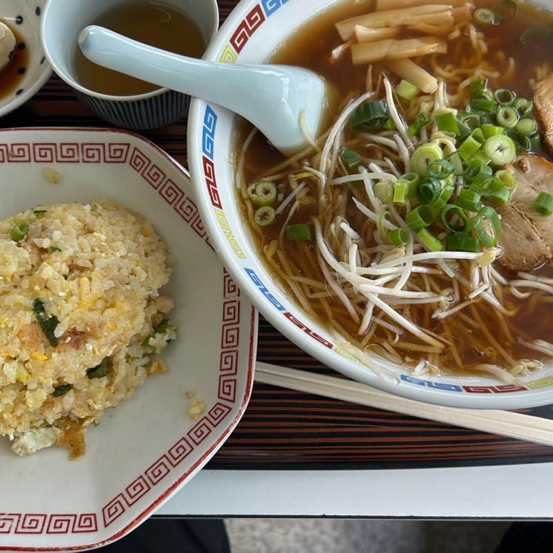 (新幹線ラーメン 芦渡店 )