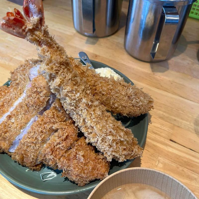 ロースカツ海老フライ定食(洋食工房パセリ)