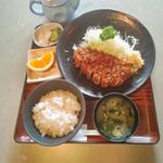 ロースカツ定食(とんかつ篭森)