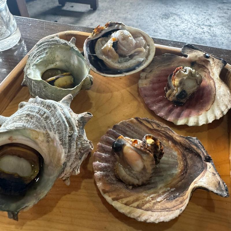 大あさり サザエ ヒオウギガイ 炭火焼き(海女小屋はちまんかど・あさり浜 )