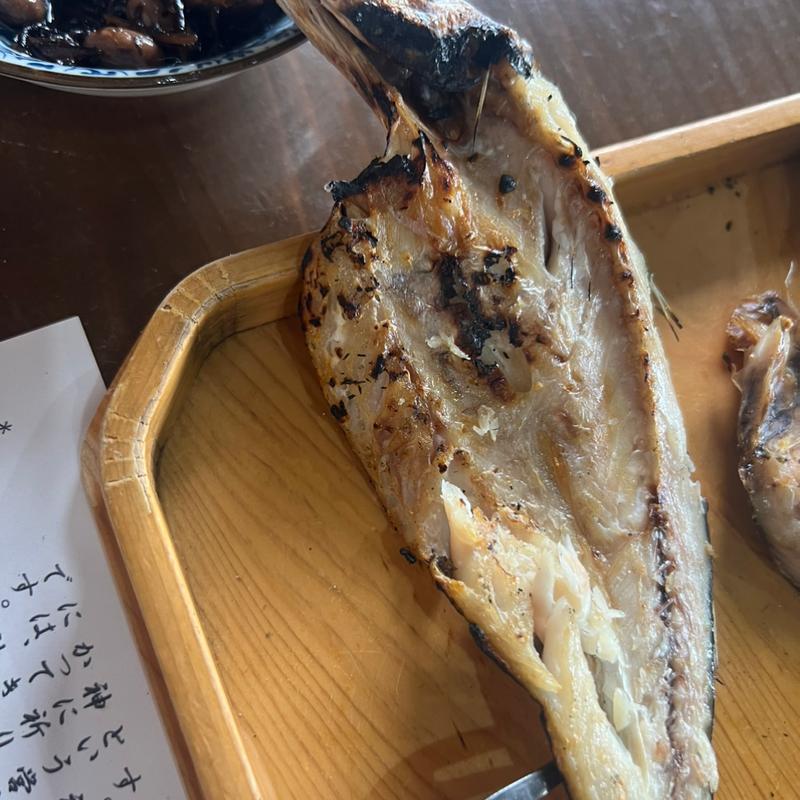 かますの炭火焼き(海女小屋はちまんかど・あさり浜 )