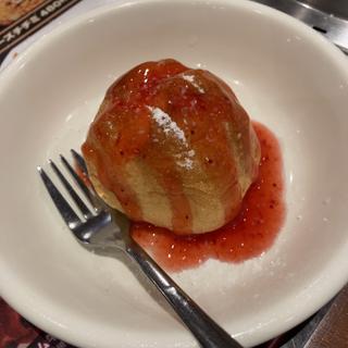 いちごソースシューアイス(やまなか家 仙台泉松森店 （やまなかや）)