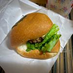 おにぎりサンド(こだわり唐揚げ)(モナモナ 河原町店 （MonaMona）)