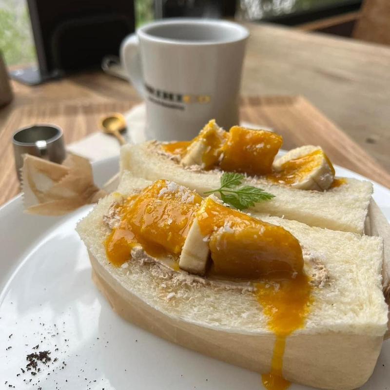 フルーツ&コーヒークリームサンド マンゴーとバナナ(アトリエ・モリヒコ)