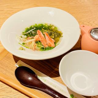 炙りたらこと高菜油炒めの出汁茶漬け