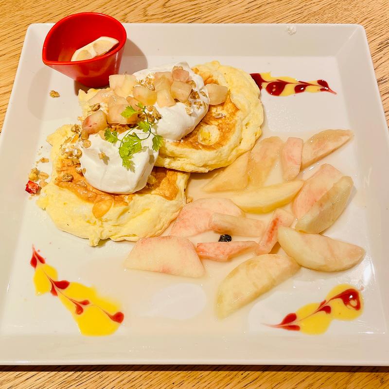 フレッシュピーチのサマーパンケーキ(むさしの森珈琲 朝霞本町店)