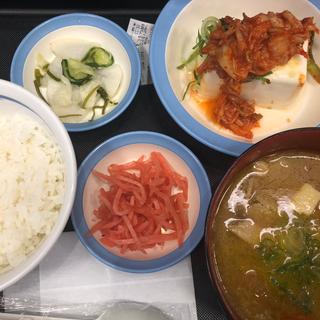 豚汁豆腐セット、キムチ付き(松屋 学芸大学店 )