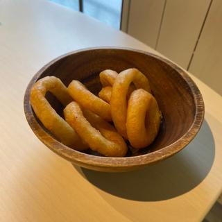 ビール衣のオニオンリング(アロハピザ)