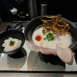 鶏SOBA白湯+ダイブ飯セットに燻製玉子