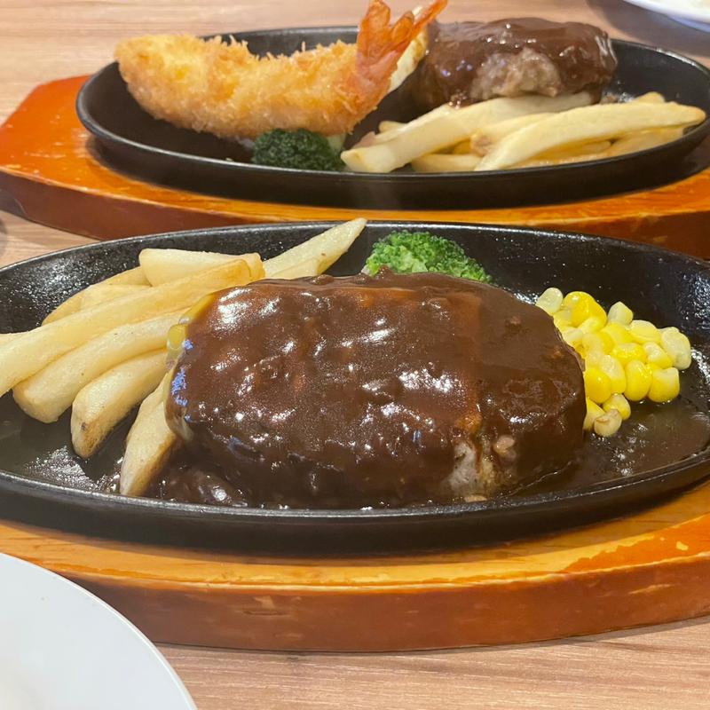 万世キングハンバーグランチ(万世パーコーメン 神田駅前店 （マンセイパーコーメン）)