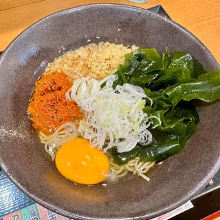 朝蕎麦(三陸わかめ、生玉子）(ゆで太郎 もつ次郎 加須北小浜店)