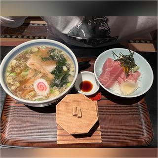 ラーメンねぎとろ丼(梅ヶ井 )