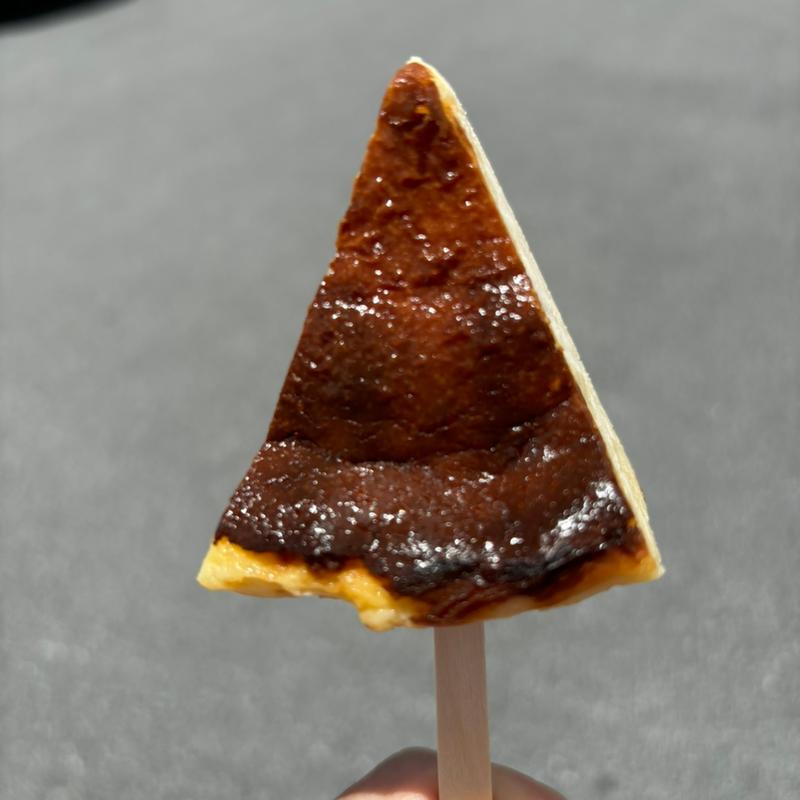 バスクチーズケーキ(アイス)(小さな幸せ Sakuri)