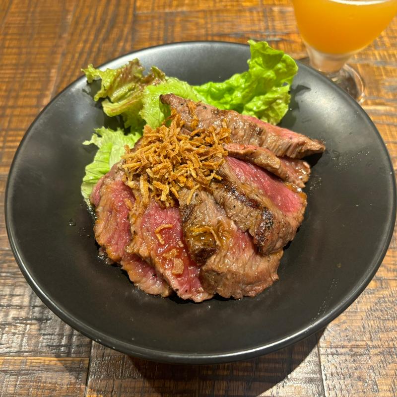 ステーキ丼(クラビス （CLAVIS）)