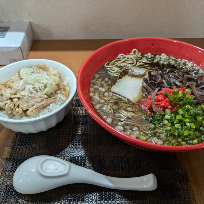 豚骨マー油ラーメン(中華そば 肴 yamago 2号店)