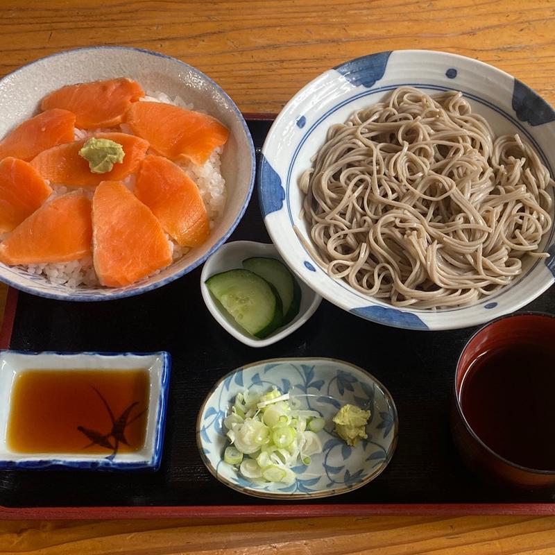 鮭丼セット(田か乃 )