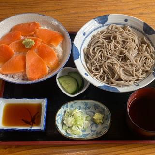 鮭丼セット(田か乃 )