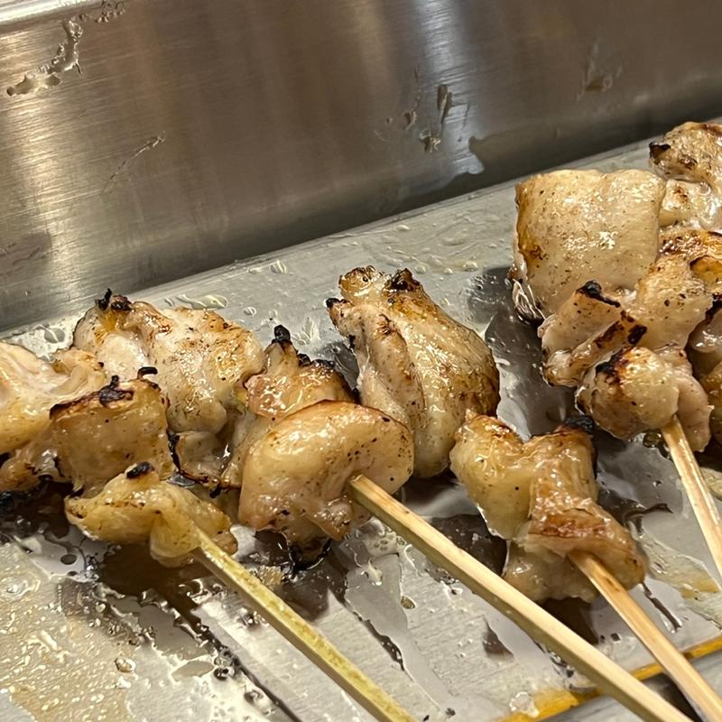 若皮（鶏）(やきとりの名門秋吉 梅田店)