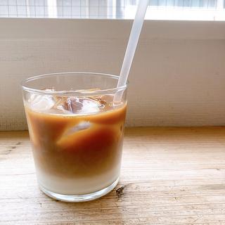 アイスカフェラテ(cafe de unji)