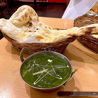 ほうれん草チキンカレー(カマナイオンタウン仙台泉大沢店)