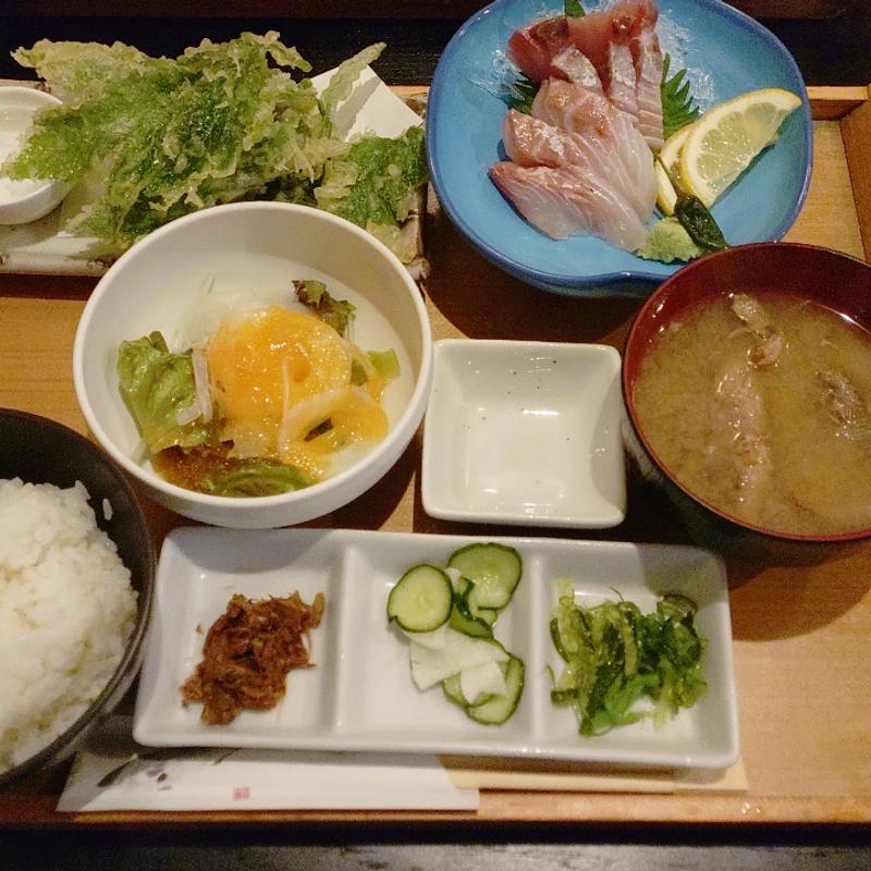 明日葉天麩羅と刺身定食(魚八亭)
