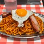 ナポベーコン(並400g) 目玉焼き