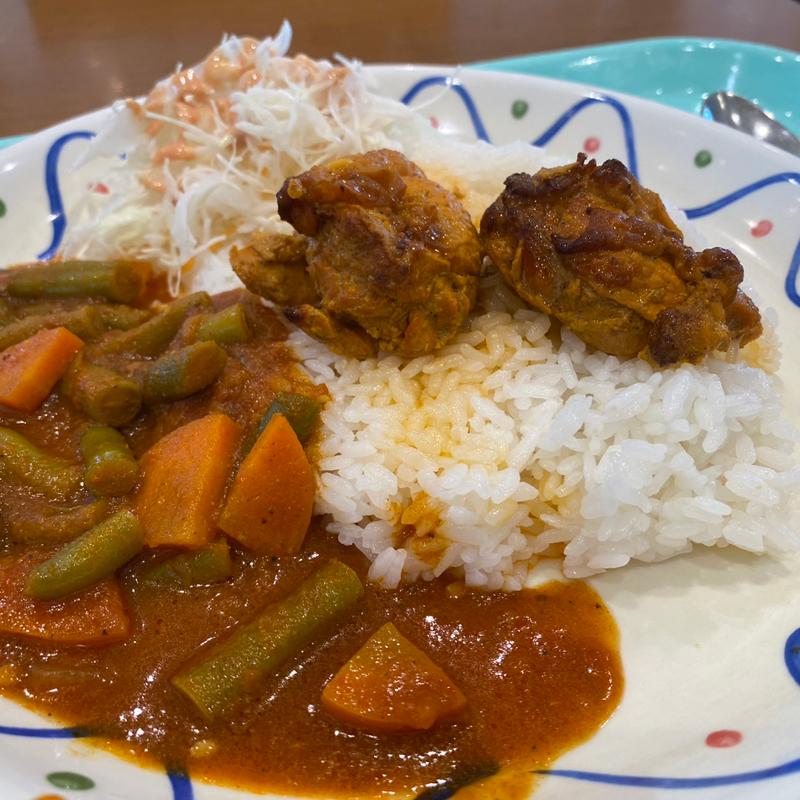 タンドリーチキンケバブとインゲン豆カレー(Qasis)