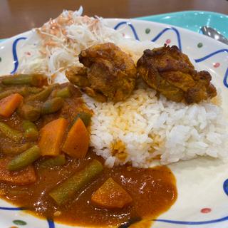 タンドリーチキンケバブとインゲン豆カレー(Qasis)