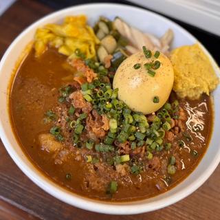 魔皿カレー（トッピング:たまご、たぬき）(魔皿カレー)