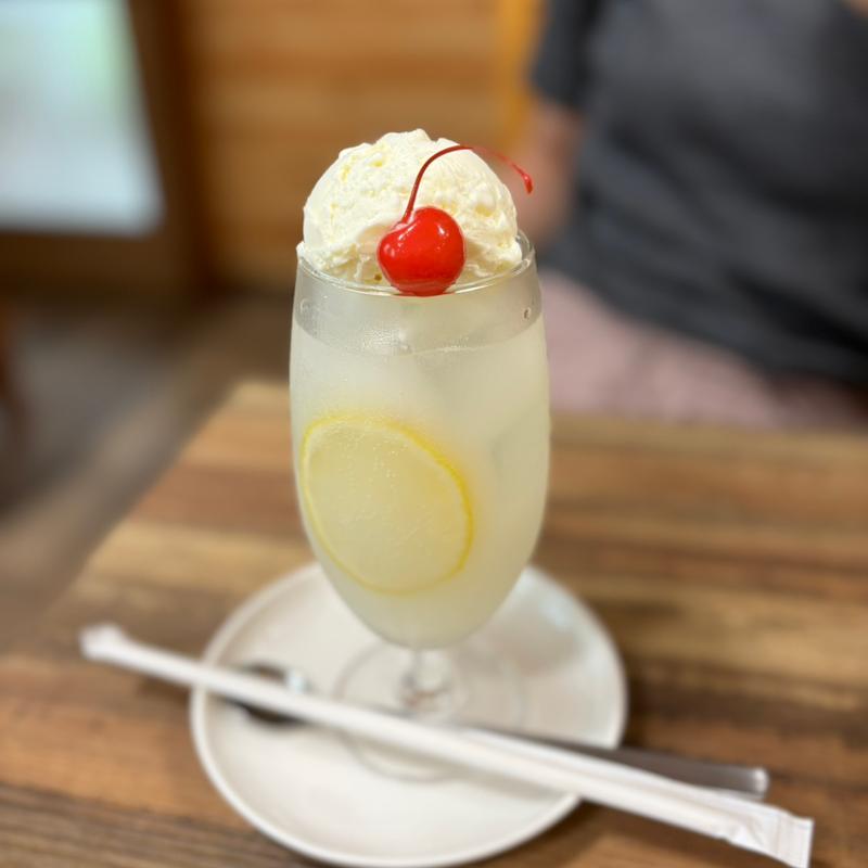 クリームソーダ(カフェさんばる)