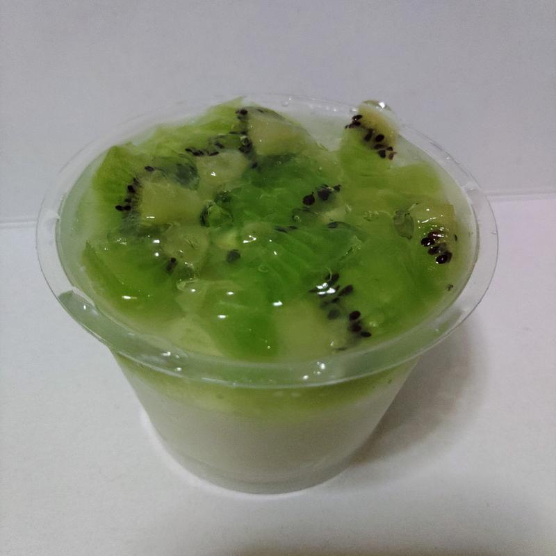 フルーツ杏仁豆腐　キウイ(ウジエスーパー築館店)