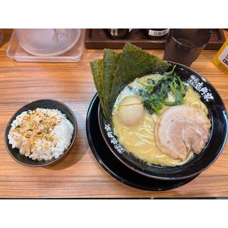 豚骨醤油ラーメン(壱角家 本厚木店)