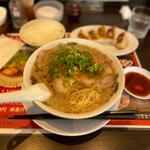 ラーメン　餃子定食セット