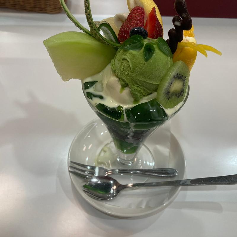 抹茶パフェ(ムラハタ フルーツ パーラー 富山大和店 （MURAHATA FRUITS PARLOR）)