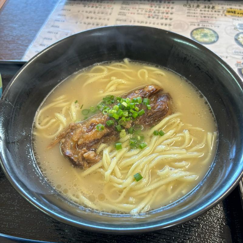 鶏ソーキそば(中休味商店 （ナカヤスミショウテン）)