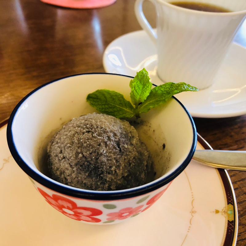 黒ごまのアイスクリーム(洋食屋 青空 （ヨウリョクヤ アオゾラ）)
