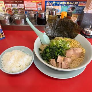 醤油ラーメン　半ライス　ほうれん草　背脂(ラーメン山岡家 越谷レイクタウン店)